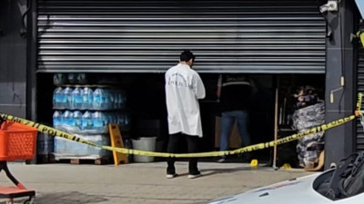 Markette çalışan husumetlisini tabancayla ayaklarından vurdu