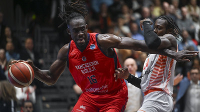 Bahçeşehir Koleji Almanya'da yıkıldı İstanbul'a bıraktı