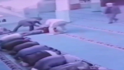 Namaz sırasında kalp krizi geçiren adam hayatını kaybetti