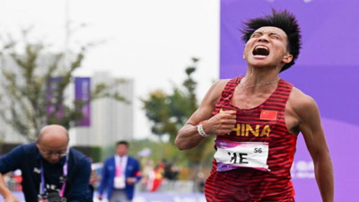 Maraton'da skandal olay! Atletlerin madalyası geri alındı