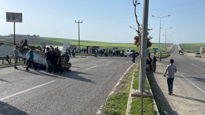 Siirt’te iki kamyonet çarpıştı! Biri takla attı: 3 yaralı