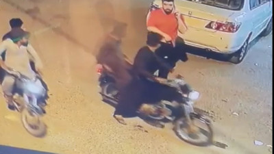 Tek hareketle hırsızları kaçıran adam sosyal medyada gündem oldu