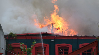 Kırklareli'nde 2 katlı tarihi binada yangın! Genç Osmanlı dönemine ait