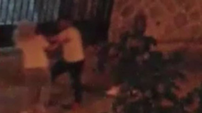 Şehir eşkıyası sokakta kadın dövdü