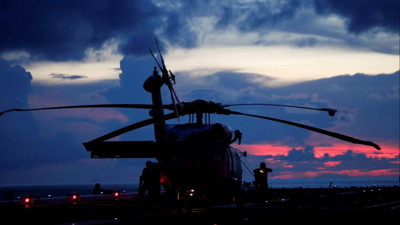 Japon donanmasına ait 2 helikopter Pasifik Okyanusu'na düştü