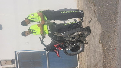 Antalya'da devrilen motosikletin sürücüsü yaralandı