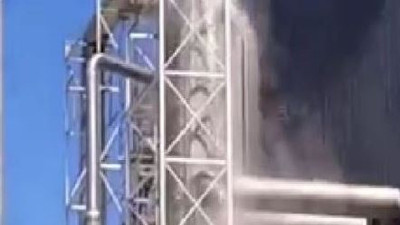 Dev tanktan bira bahçeye fışkırdı. Bira severler görüntüleri yutkunarak izledi