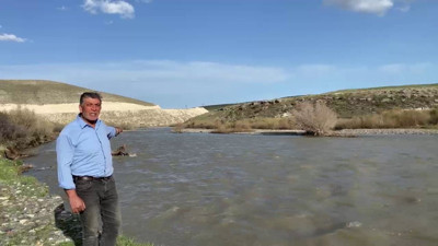 Karlar eridi nehir derinliği 5 metreye çıktı