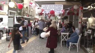 İzmir’de çocuklar bu dönerciden mutlu döndü
