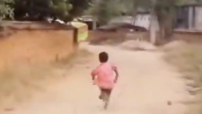 Afrika'da dron gören çocukların korkup kaçması viral oldu