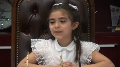 Valinin yerine geçen depremzede öğrenci: "Binaların sağlam olmasını istiyorum"