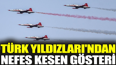 Türk Yıldızları'ndan nefes kesen gösteri
