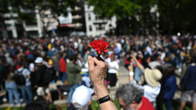 Karanfil Devrimi'nin 50. yıldönümü kutlandı