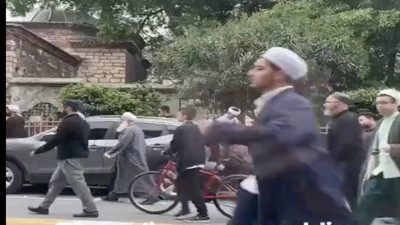 Kızıl Goncalar dizisi hayranı genç kız dizinin karakterini aramak için İstanbul kokaklarında