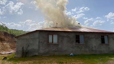 Bingöl'de çatı yangını