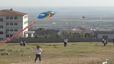 Çocukların uçurtma etkinliği renkli anlara sahne oldu