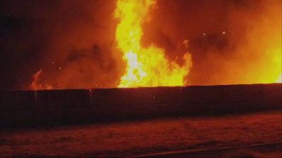 Kahramanmaraş’ta ahşap fabrikası alevlere teslim oldu