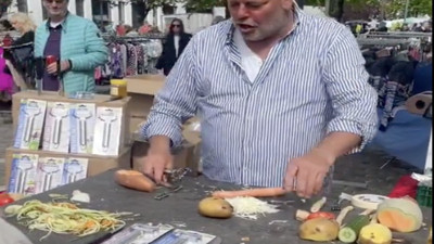 Belçika'da Türkiye'dekilere benzeyen seyyar satıcılar moda oldu