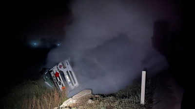 Burdur-Antalya karayolunda devrilen LPG tankeri gaz sızdırdı