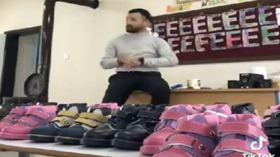 Köy öğretmeninden öğrencilerine gülümseten sürpriz beğeni topladı