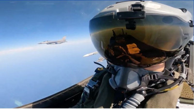 Türk savaş uçakları Kıbrıs adasının güneyinde uçtu