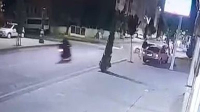 Motosiklet sürücüsü havalara uçtu