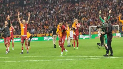 Taraftar Ziyech'i soyunma odasından çıkardı