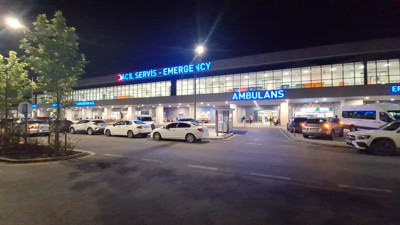 Pres makinesi kurulu sırasında çalışınca sıkışan iş yeri sahibi ağır yaralandı