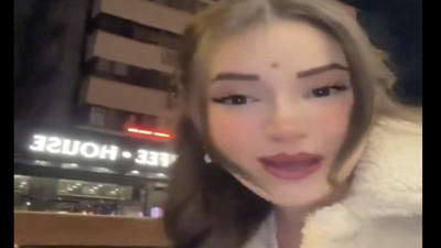 Ünlü kahve zincirine gittiği için sevgilisi tarafından terk edilen genç kız