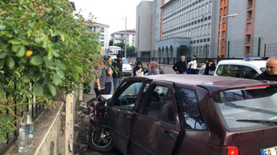 Ehliyetsiz genç babasından izinsiz aldığı arabayla kaza yaptı