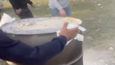 Tenekede tavuk yapıp sürekli yakan ekip bu sefer kuzuyla şaşırttı