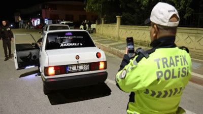 Trafik polisi yakaladı. 6 bin 439 TL ceza yedi