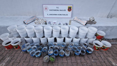 Evlerinde uyuşturucu üreten şahıslara operasyon