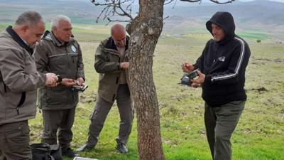 Elazığ'da fotokapanlara bakım yapıldı