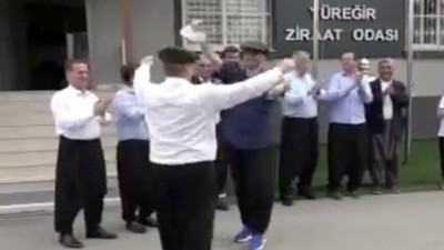 Adana şalvarı tescillendi davul ve zurnayla kutlandı