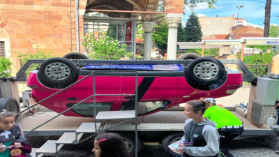 Emniyet kemerinin önemi simülasyon aracı ile anlatıldı