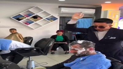 Müşterilerine vurarak iş yapan berberleri ti'ye aldı