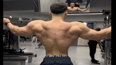 Sporcunun vücudu gündem oldu: "Gerçek mi yapay zeka mı?"