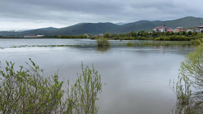 Kura Nehri taştı. Ardahan Ovası göle döndü