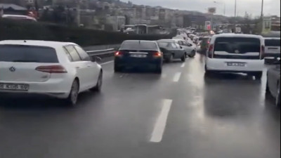 Ambulansa bir türlü yol veremediler. Açık olan yolu bile kapattılar