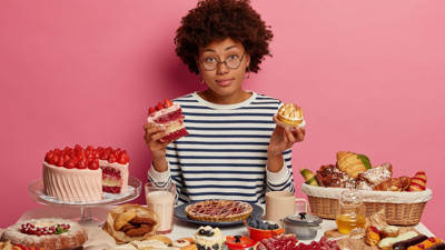 Mideniz mi yoksa duygularınız mı aç? Duygusal açlık nedir?