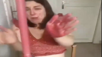 Ev yapımı şarabı bomba gibi patladı