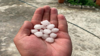 Kahramanmaraş'a fındık büyüklüğünde dolu yağdı