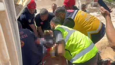 Beton şantiyesinde kamyon devrildi: 1 ağır yaralı
