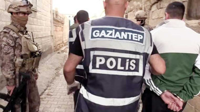 5 ilde sahte altın takı üretip piyasaya süren şebekeye operasyonda 17 tutuklama