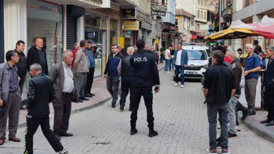 Garsonun koluna saçma isabet etti