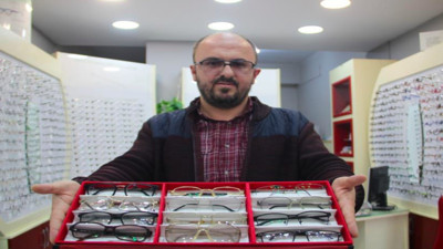 Askıda ekmek projesinden sonra yeni proje: 'Askıda gözlük'