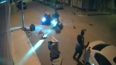 İki motosikletli kafa kafaya çarpıştı