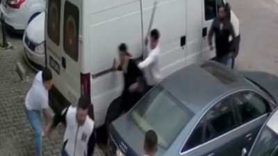 Sokakta döner bıçaklı saldırı