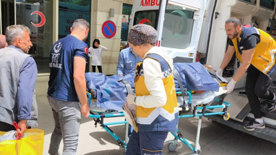 Tarım aracı devrildi: 4 yaralı